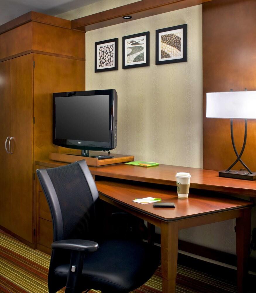 Courtyard By Marriott Washington, D.c./foggy Bottom
